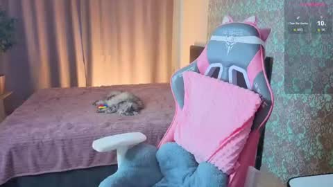 Snapshot of magic_shy chatting on June 24, 1:48 am Merry online show from June 24, 1:48 am