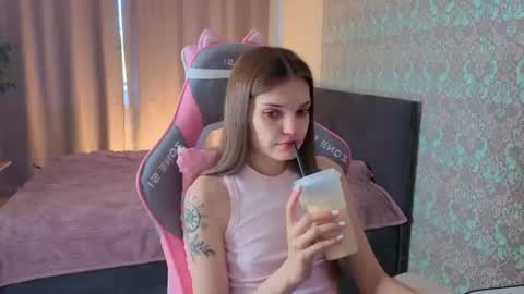 Snapshot of magic_shy chatting on June 29, 2:29 am Merry online show from June 29, 2:29 am