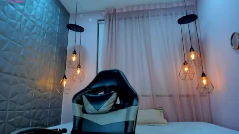 Snapshot of magic_zahara chatting on May 6, 3:57 am magic_zahara online show from May 6, 3:57 am