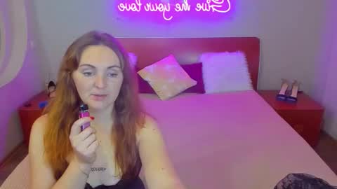 Lili and Bella online show from December 21, 6:15 pm