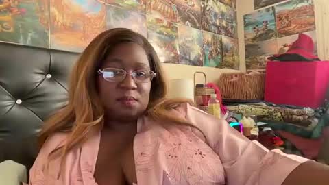 Snapshot of magicgirl692 chatting on June 18, 7:40 pm magicgirl692 online show from June 18, 7:40 pm
