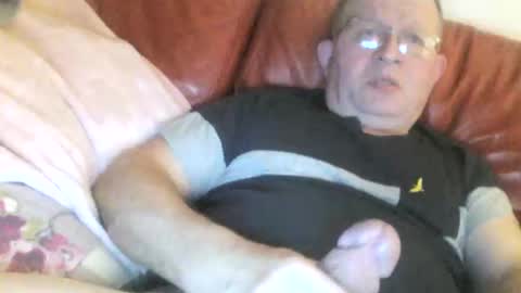 Snapshot of magicman250 chatting on November 8, 10:41 pm magicman250 online show from November 8, 10:41 pm