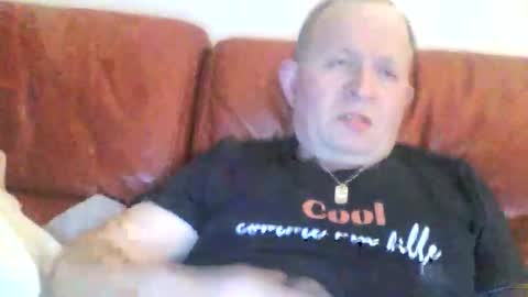 Snapshot of magicman250 chatting on December 17, 9:43 pm magicman250 online show from December 17, 9:43 pm