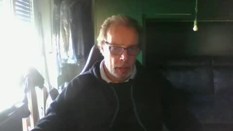 Snapshot of magicomerlino63 chatting on October 2, 11:17 am magicomerlino63 online show from October 2, 11:17 am