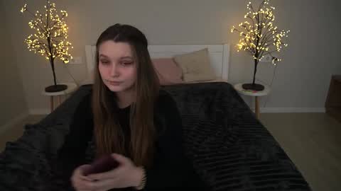 Emily online show from November 13, 3:33 pm