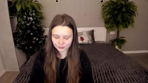 Snapshot of magicpeachhs chatting on January 14, 6:52 am Emily online show from January 14, 6:52 am