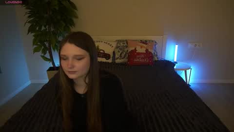 Snapshot of magicpeachhs chatting on February 4, 1:50 pm Emily online show from February 4, 1:50 pm