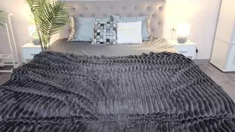 Snapshot of magicpeachhs chatting on March 18, 4:10 pm Emily online show from March 18, 4:10 pm