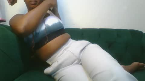 Snapshot of magicpussyy1 chatting on April 14, 7:36 am magicbabe online show from April 14, 7:36 am