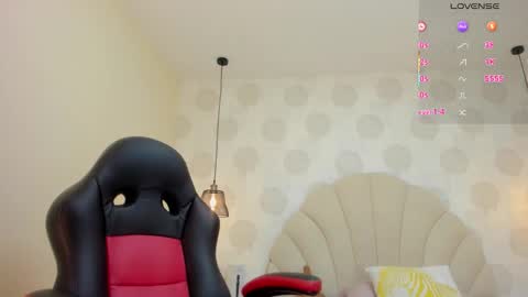 magievans1 online show from November 27, 2:35 am