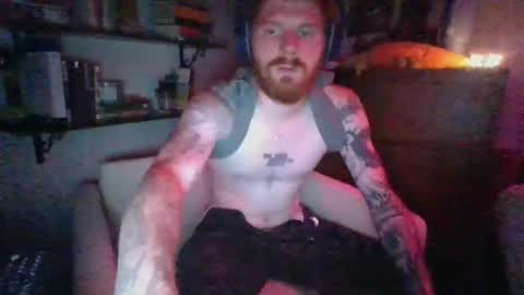 Snapshot of magnetic77slav chatting on September 28, 1:44 am magnetic77slav online show from September 28, 1:44 am