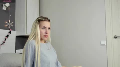 Snapshot of magnificent_angel chatting on November 28, 1:03 pm Sasha online show from November 28, 1:03 pm