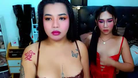 BELLA AND HANA online show from March 10, 11:37 am