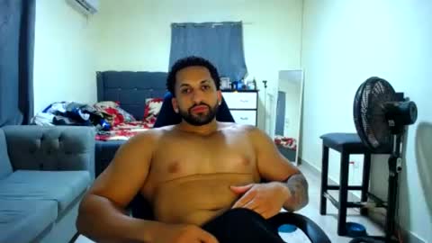 Snapshot of magnus_jones8105 chatting on July 15, 4:51 am magnus_jones8105 online show from July 15, 4:51 am
