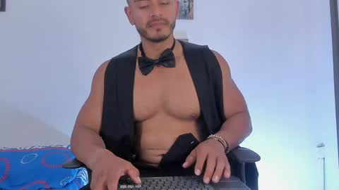 Snapshot of magnusclark chatting on May 7, 6:57 pm Magnusclark online show from May 7, 6:57 pm