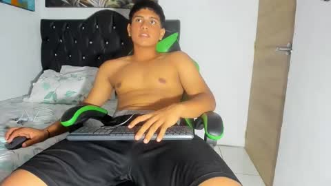 M A G N U S T online show from April 14, 1:55 am