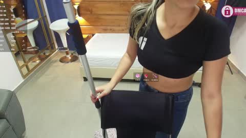 Dani online show from January 24, 5:32 pm