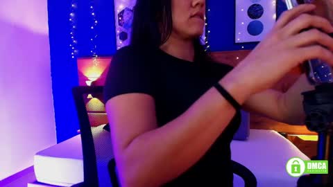 Snapshot of mahia_queen chatting on April 10, 10:53 am Dani online show from April 10, 10:53 am