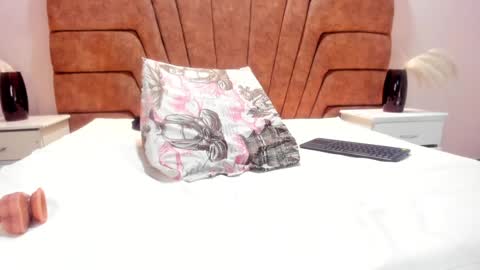 MAHIA online show from December 19, 4:35 pm