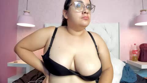 Snapshot of mahlakhalifa chatting on May 11, 3:45 am mahlakhalifa online show from May 11, 3:45 am