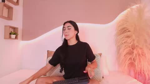 MAIA  LIA  online show from January 17, 12:37 am