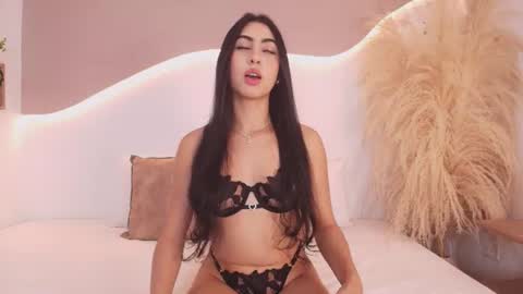 MAIA  LIA  online show from July 8, 10:03 pm