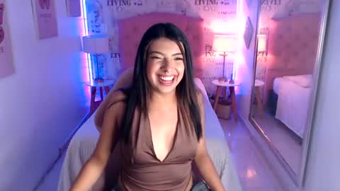 Snapshot of maia_reficco chatting on June 25, 3:05 pm Maia Reficco online show from June 25, 3:05 pm