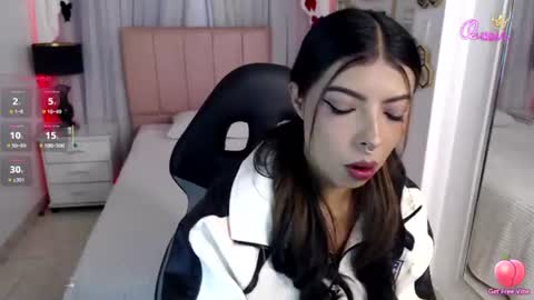Snapshot of maia_reficco chatting on July 24, 12:03 pm Maia Reficco online show from July 24, 12:03 pm