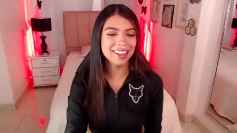 Snapshot of maia_reficco chatting on July 29, 11:30 am Maia Reficco online show from July 29, 11:30 am