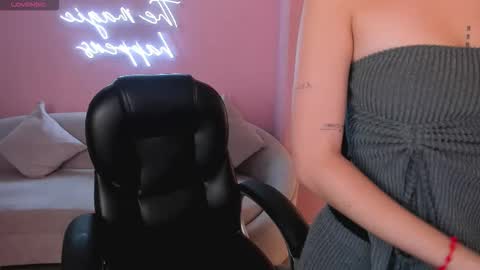 Snapshot of maiacollins chatting on November 2, 11:45 am Maia online show from November 2, 11:45 am