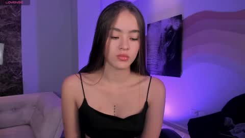 Snapshot of maiacollins chatting on November 14, 5:33 pm Maia online show from November 14, 5:33 pm