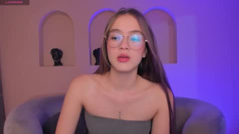 Snapshot of maiacollins chatting on December 14, 12:32 pm Maia online show from December 14, 12:32 pm