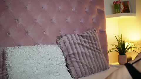 Snapshot of maiamini chatting on October 25, 11:32 pm Maia online show from October 25, 11:32 pm