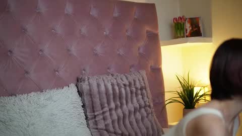 Snapshot of maiamini chatting on November 21, 9:24 pm Maia online show from November 21, 9:24 pm