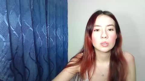 Snapshot of maiarosse_ chatting on December 18, 3:12 am MaiaRosse online show from December 18, 3:12 am