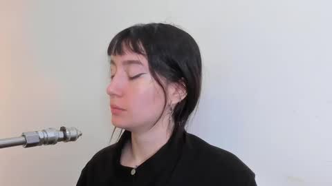 maibys online show from September 17, 3:52 am