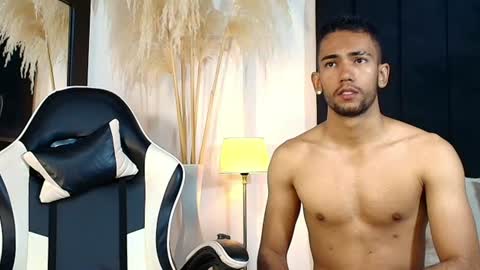 maicolparker0 online show from June 18, 1:04 pm
