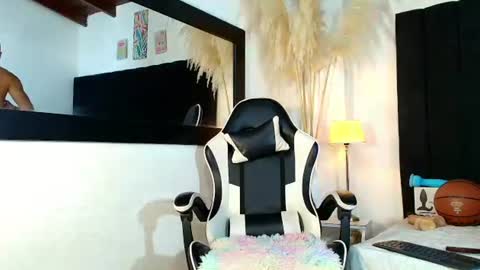maicolparker0 online show from June 20, 12:30 pm