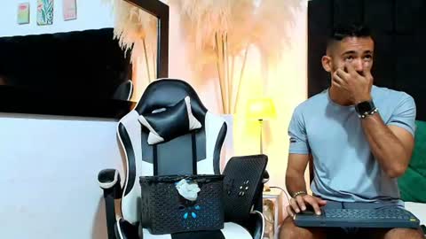 maicolparker0 online show from June 23, 12:47 pm