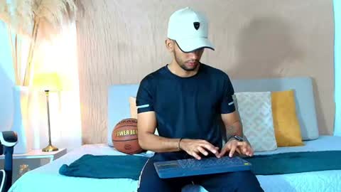maicolparker0 online show from July 30, 12:15 pm