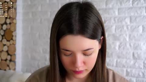 Snapshot of maidabuoy chatting on November 7, 2:00 am Lucy online show from November 7, 2:00 am