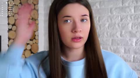 Snapshot of maidabuoy chatting on November 21, 2:10 am Lucy online show from November 21, 2:10 am