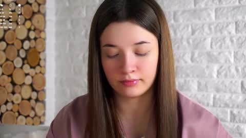 Snapshot of maidabuoy chatting on November 22, 2:21 am Lucy online show from November 22, 2:21 am