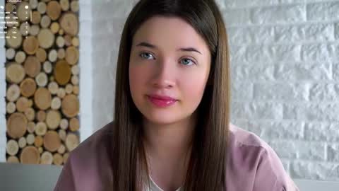 Snapshot of maidabuoy chatting on November 27, 2:13 am Lucy online show from November 27, 2:13 am