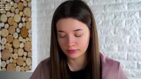 Snapshot of maidabuoy chatting on November 28, 2:25 am Lucy online show from November 28, 2:25 am