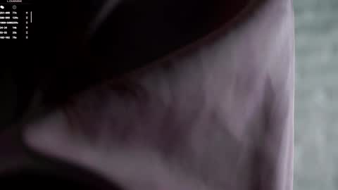 Snapshot of maidabuoy chatting on December 1, 2:05 am Lucy online show from December 1, 2:05 am