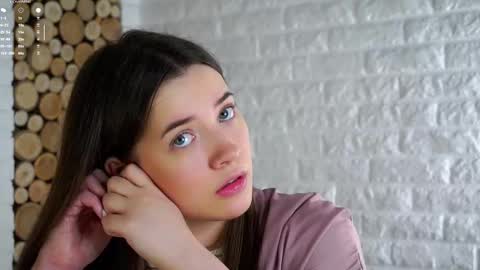 Snapshot of maidabuoy chatting on December 5, 2:09 am Lucy online show from December 5, 2:09 am