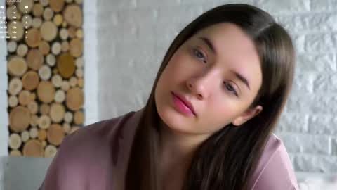 Snapshot of maidabuoy chatting on December 15, 2:05 am Lucy online show from December 15, 2:05 am