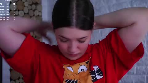 Lucy online show from June 25, 3:06 am