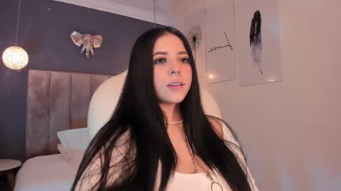 Snapshot of maiiitee_ chatting on December 21, 6:02 pm  Mait  online show from December 21, 6:02 pm